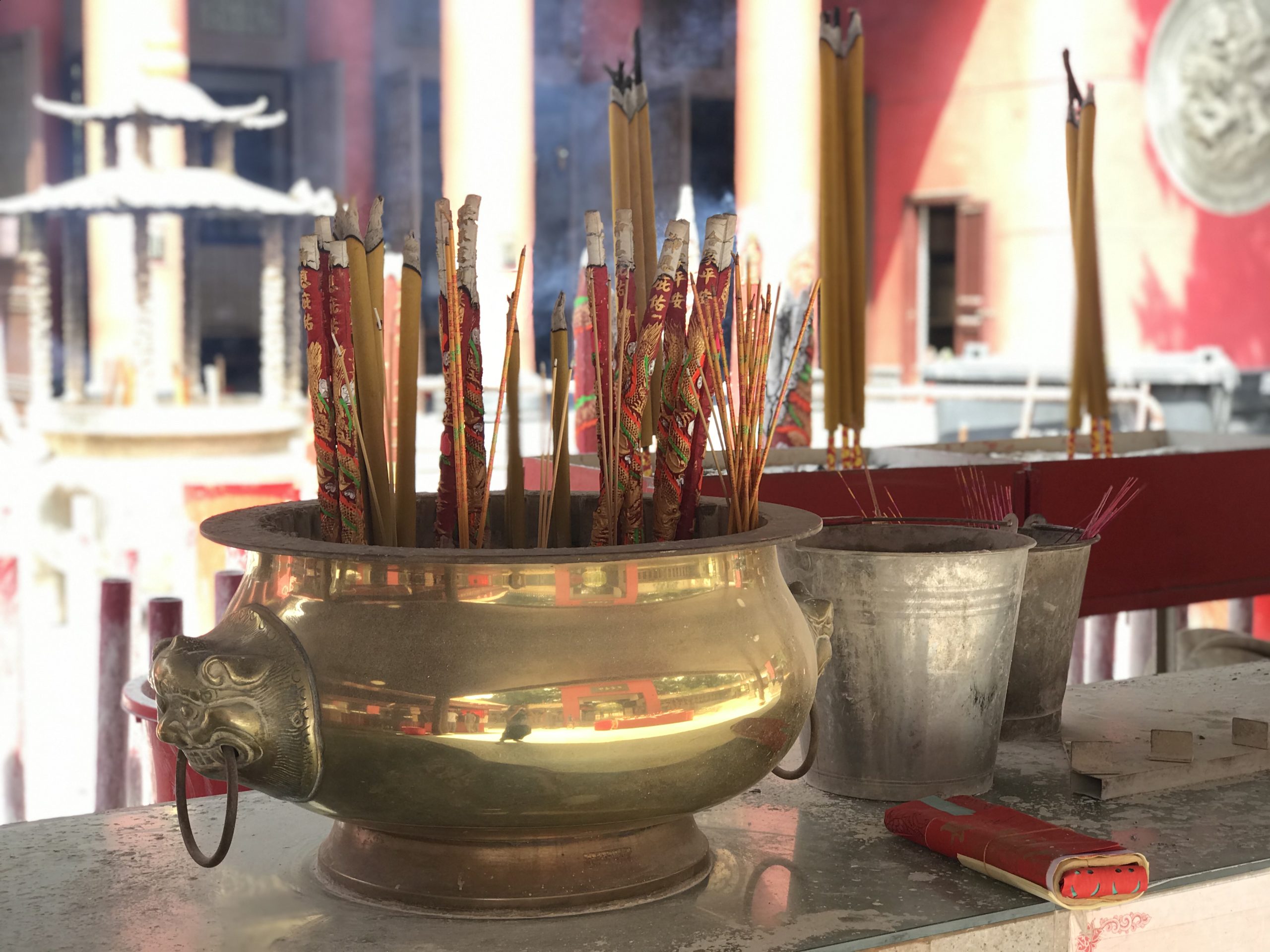 Offering incense for blessings 